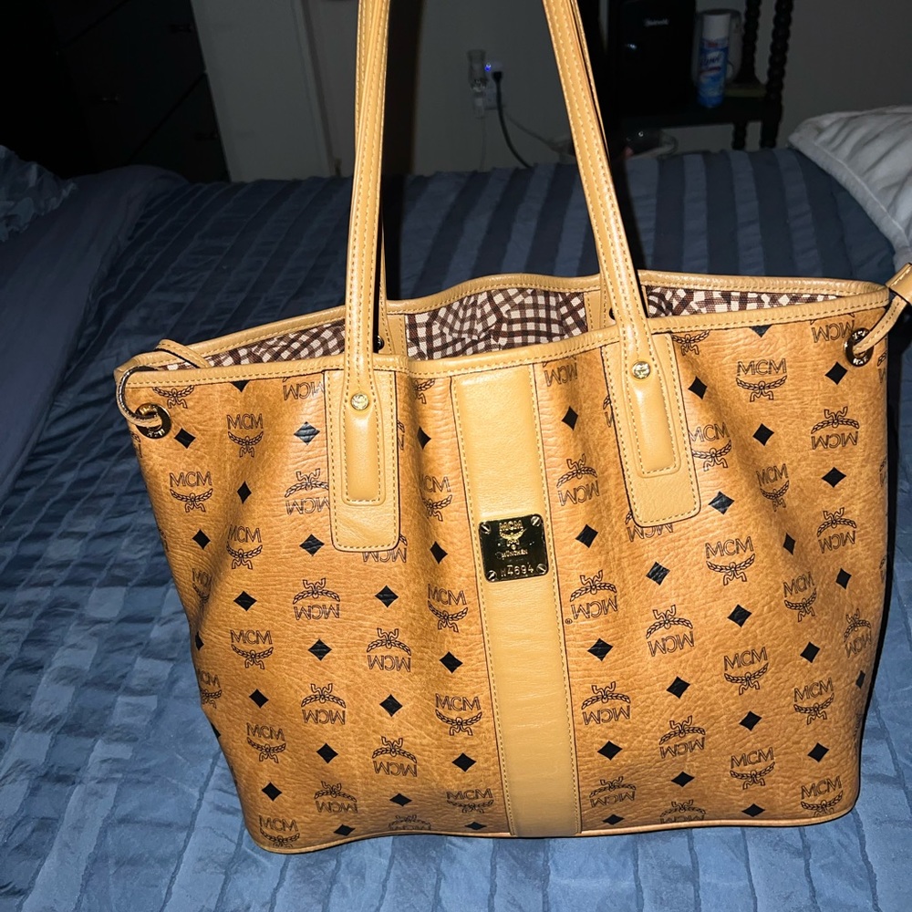 Reversible Medium MCM Tote